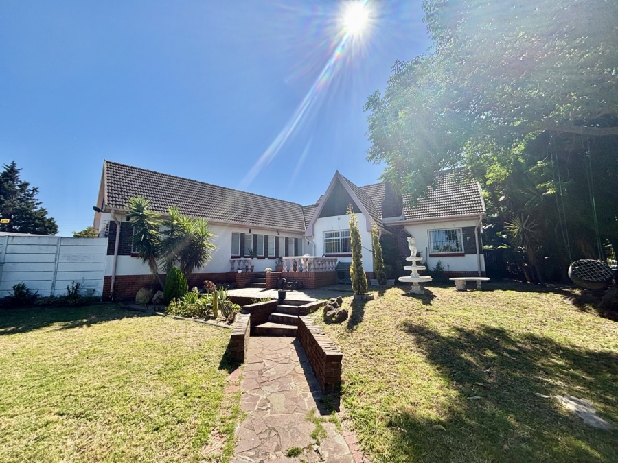 5 Bedroom Property for Sale in Flamingo Vlei Western Cape